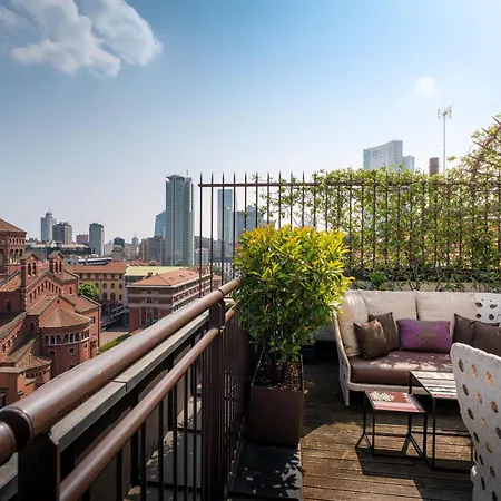 Crowne Plaza Milan City By Ihg Exterior photo