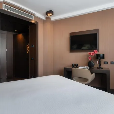 Crowne Plaza Milan City By Ihg Exterior photo